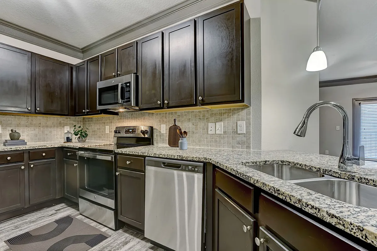 Dalton - 1 Bed / 1 Bath - 871 Sq.Ft. - Villas at Park Avenue