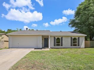 7439 Sandhurst Ln N, North Richland Hills, TX 76182