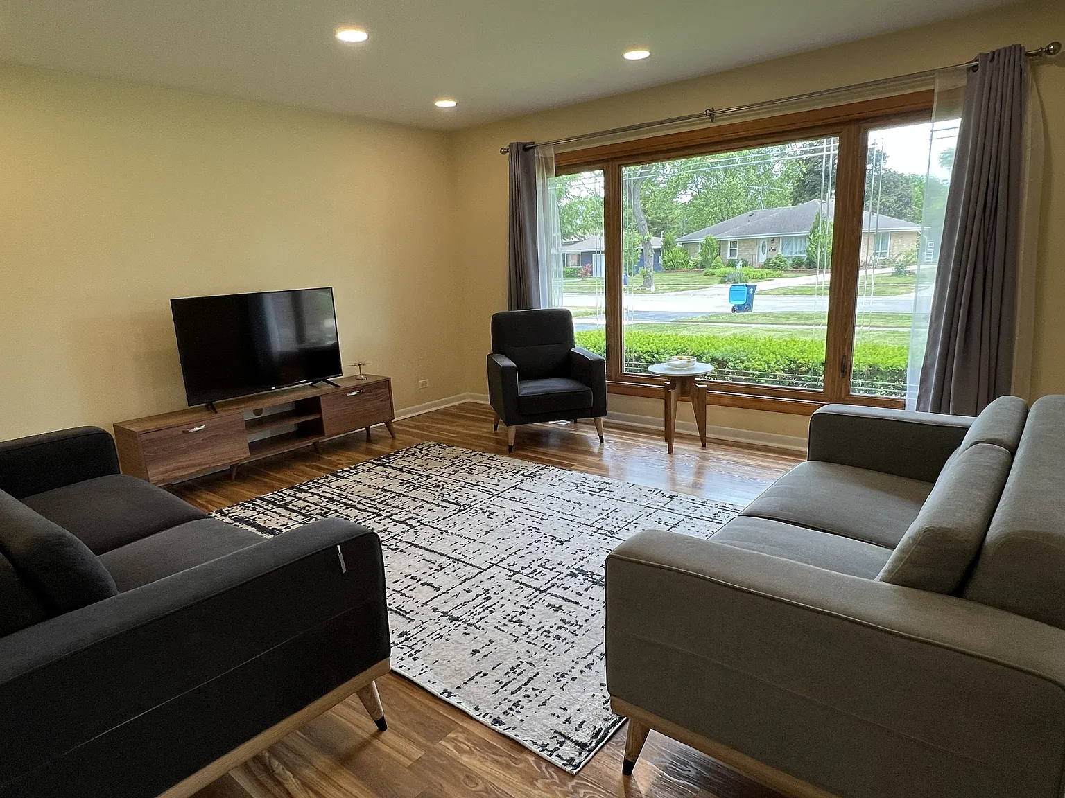3 bed, 1416 sqft, $3,400 — Photo 4