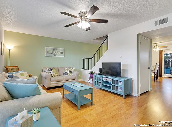 4th image of 10903 Crown Park