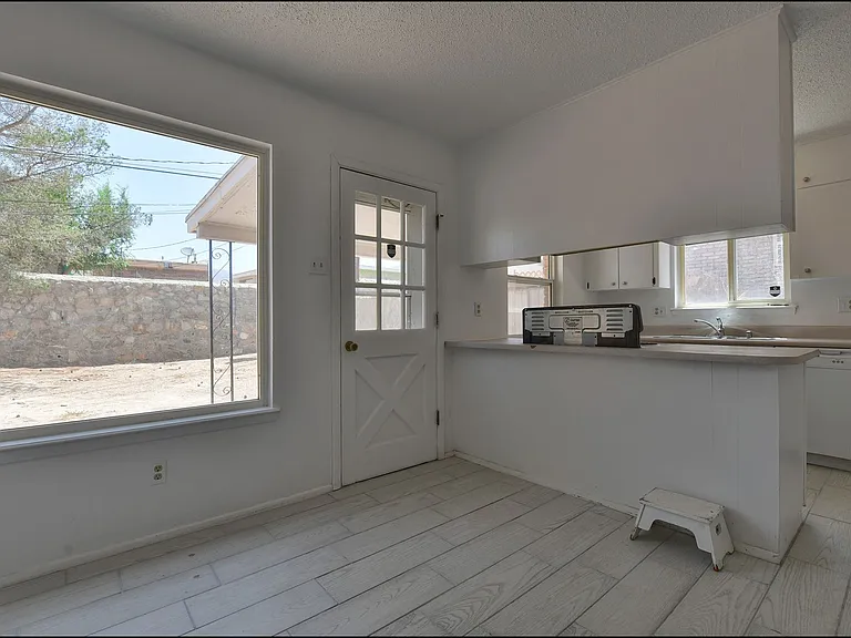6913 Pamlico Dr — Photo 11