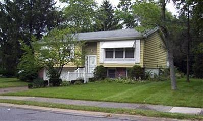 1st image of 440 S Lake St