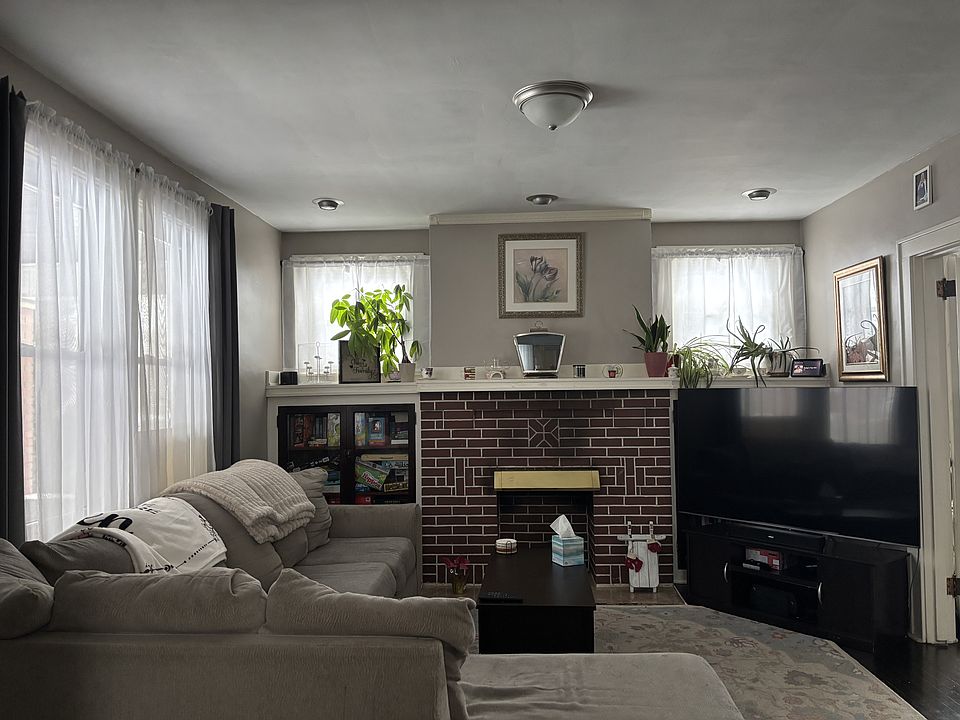 1st image of 527 Grove St