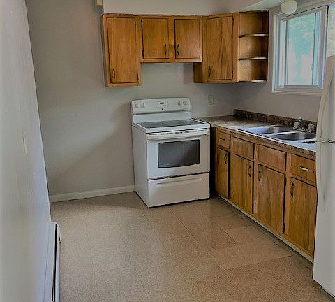 4th image of 257 Furman St APT 16