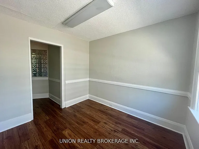 331 Eglinton Ave E #UPPER — Photo 12