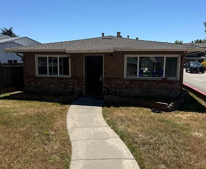 21743 Princeton St #8 — Photo 1