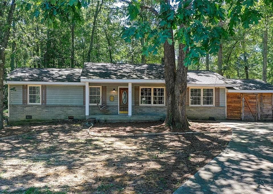 1st image of 932 Ray Dr NW