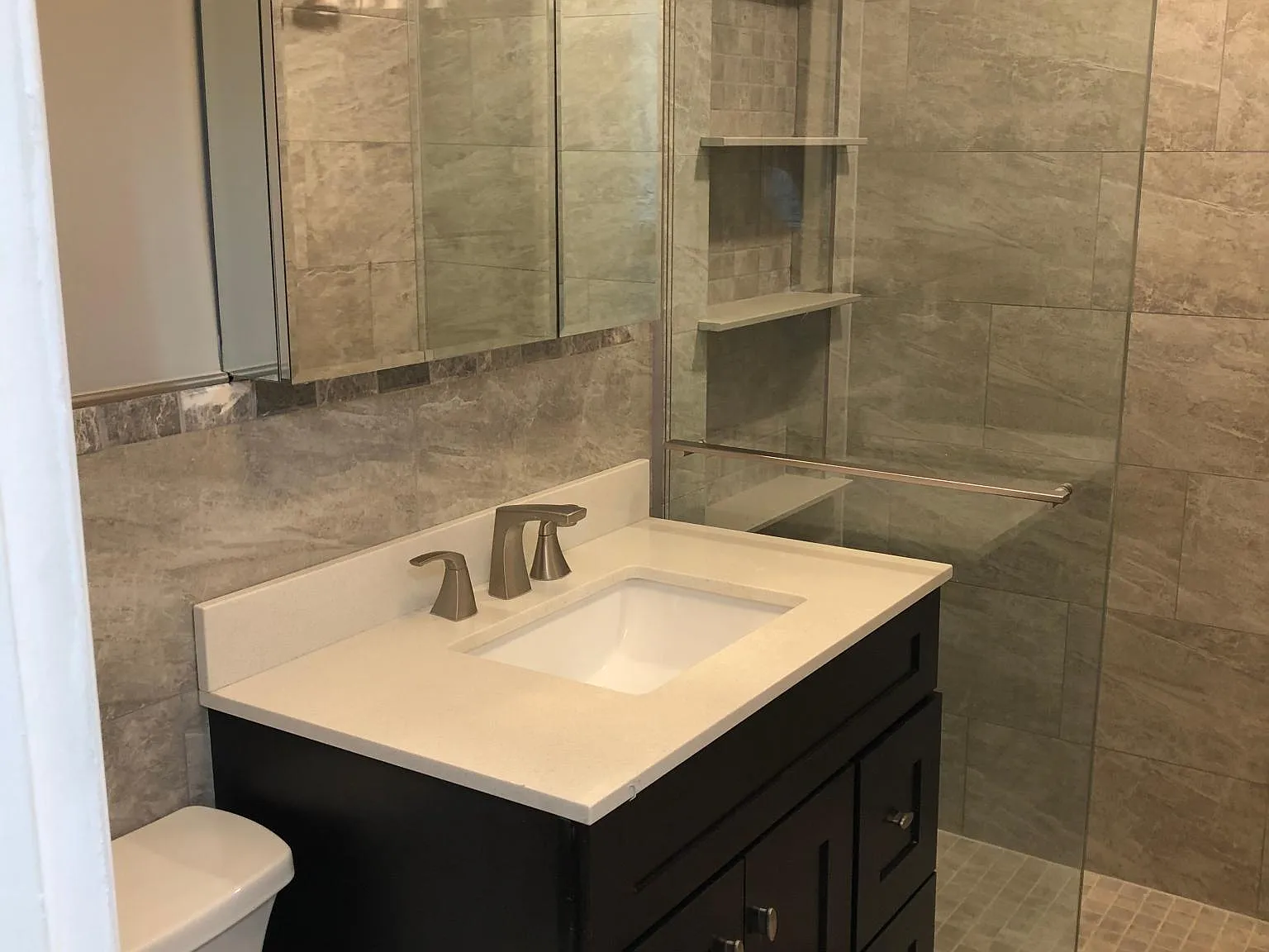 2 bed, 1000 sqft, $2,450 — Photo 2