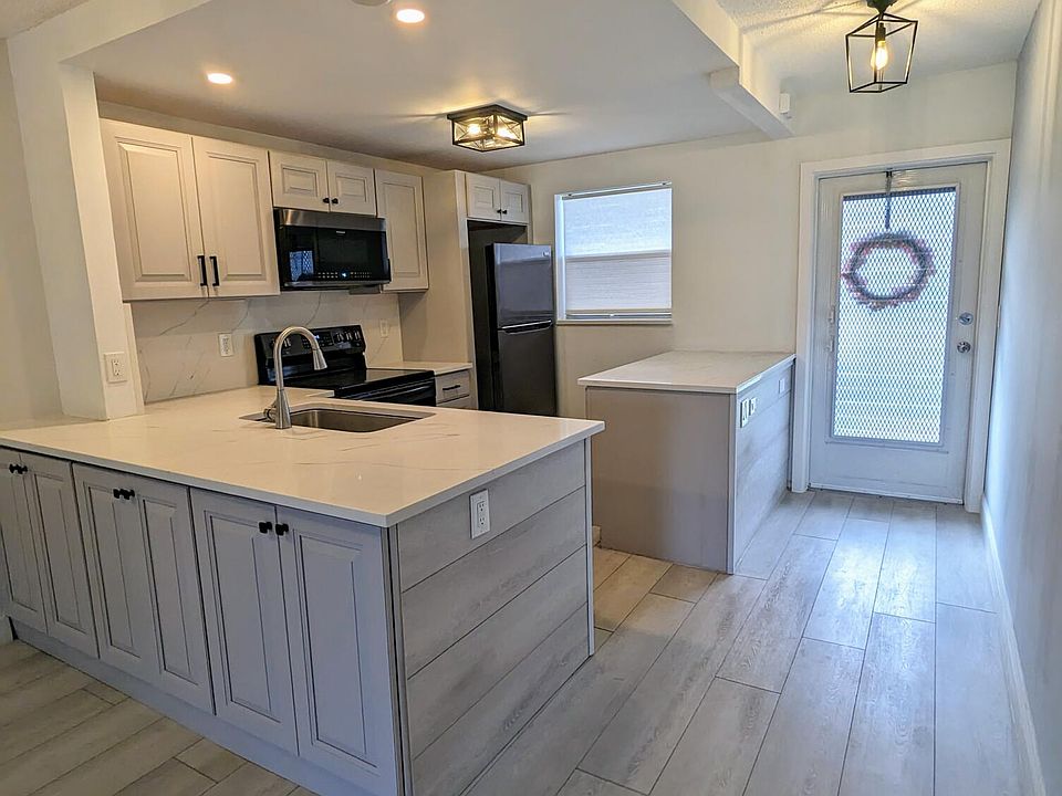 1st image of 113 Oxford 200