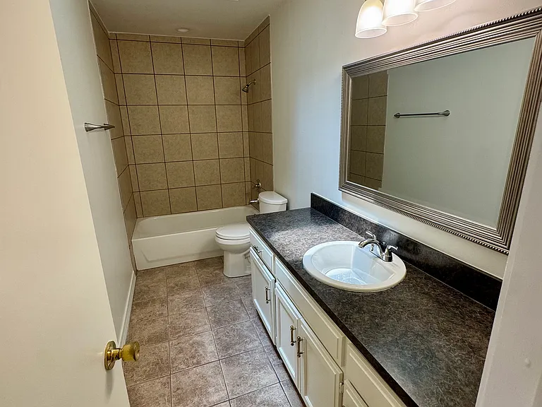 1484 E Cortland St — Photo 14