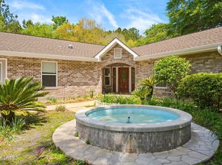 50 Zehm Ln, Beaufort, SC 29906