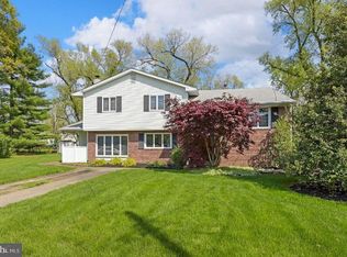 725 Fountain Ct, Cinnaminson, NJ 08077