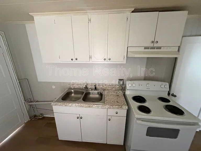 1504 Coleman St SE #B — Photo 18