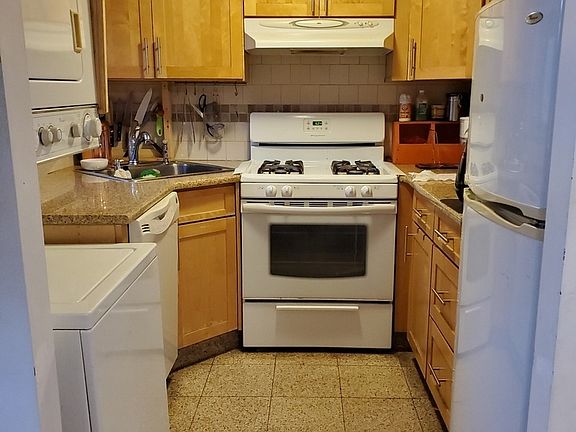 4th image of 518 Court St APT 3