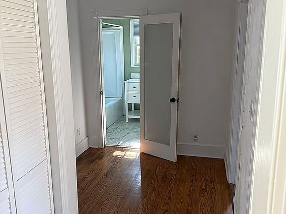 5th image of 410 W McLean St