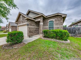 9807 Rostock Ln, Helotes, TX 78023