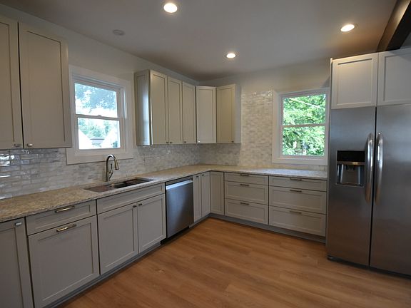 4th image of 339 N Ridgeland Ave