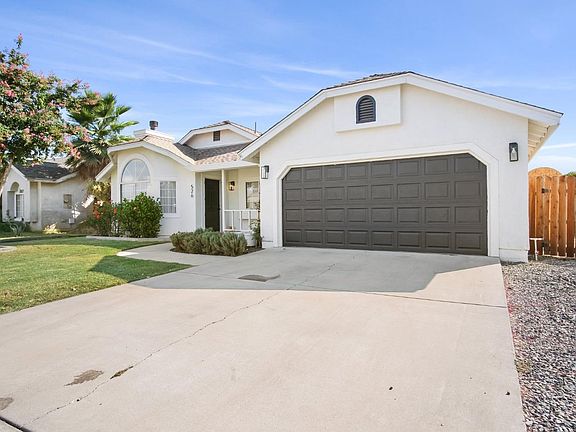 3rd image of 526 Brigadoon Ln