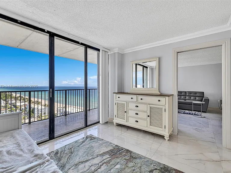 2201 S Ocean Dr — Photo 7