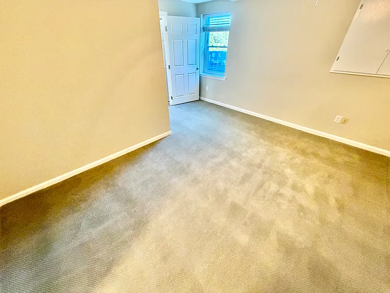 11015 Carriage Ln — Photo 10
