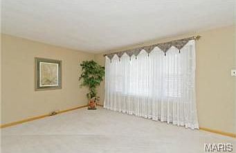 3rd image of 1007 Loekes Dr