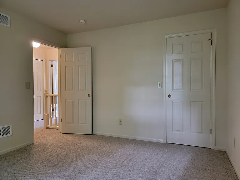 112 S Court St — Photo 18