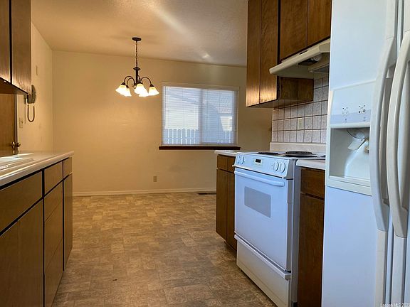 2nd image of 590 Wildwood Way