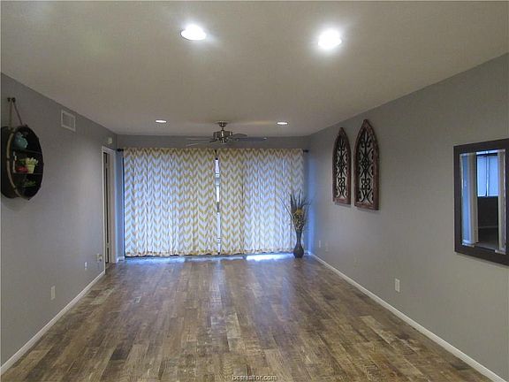 2nd image of 12100 Melville Dr #908