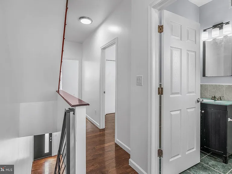 1719 S 18th St — Photo 18