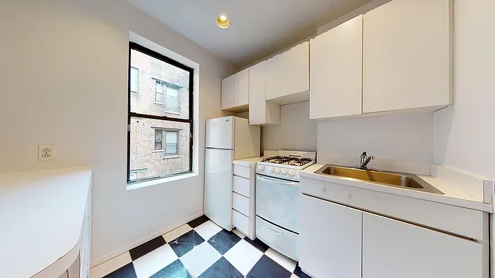 Rented by Bond New York | media 15