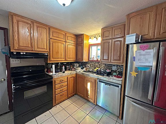 3rd image of 2405 Walker Rd