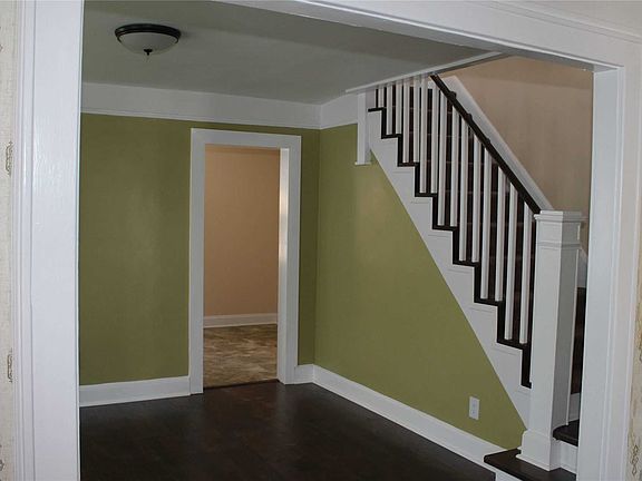 4th image of 92-40 218th Pl