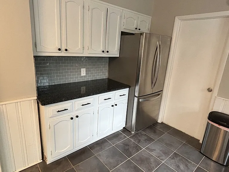 511 Montrose Ave #1 — Photo 3