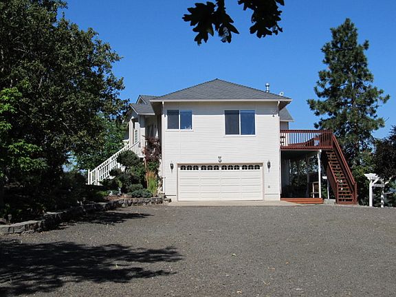 3rd image of 264 Sierra Dr