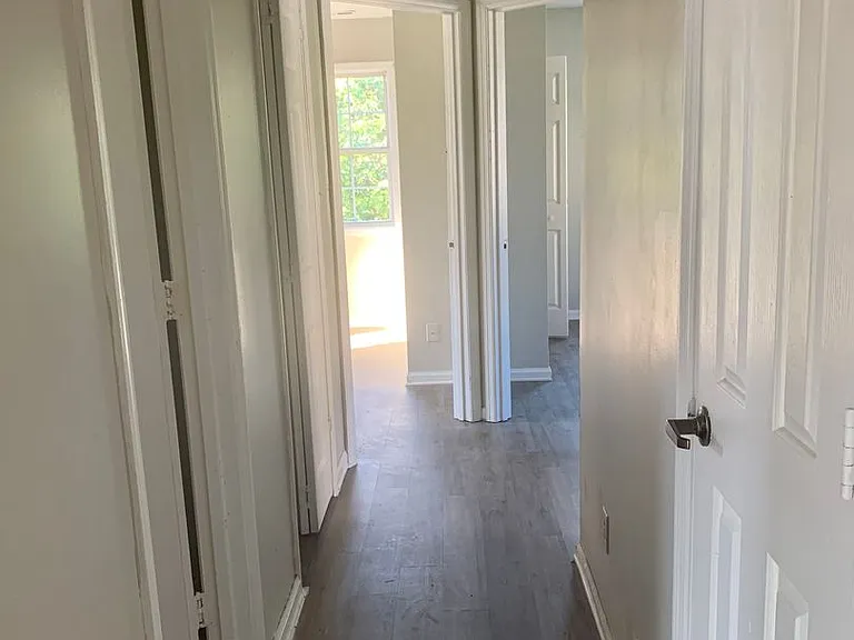 1202 Bay St — Photo 12