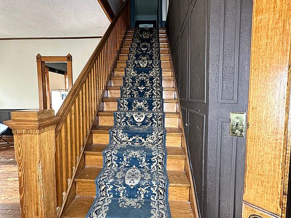 2nd image of 338 W North St