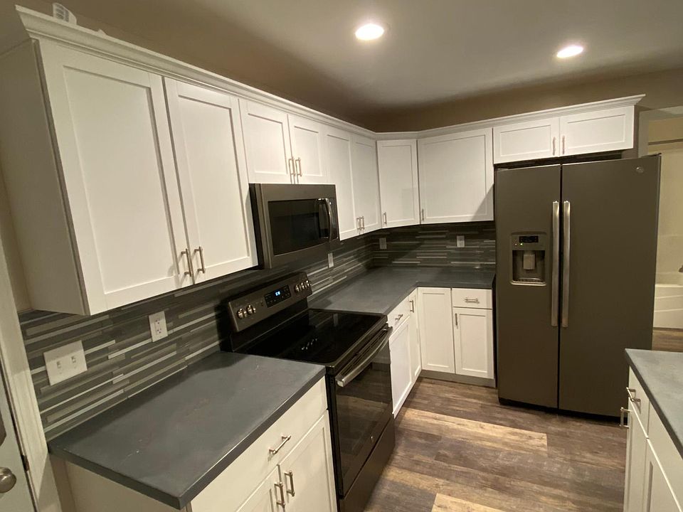 1st image of 247 E Walnut St #D