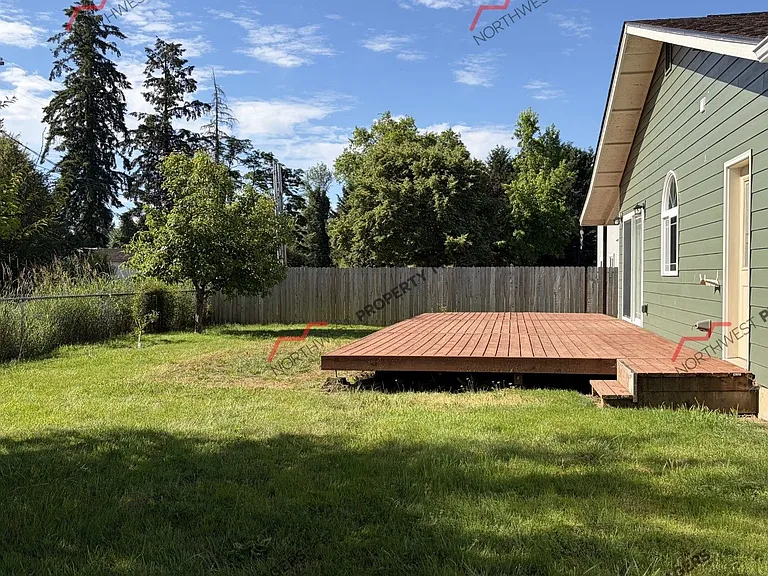 116 Taylor Rd — Photo 10