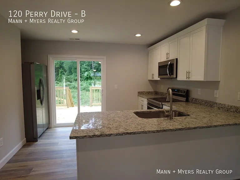 120 Perry Dr #B — Photo 8