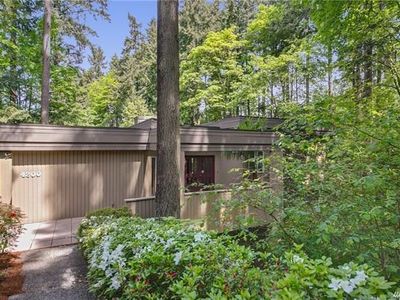 4200 W Lake Sammamish Pkwy SE, Bellevue, WA, 98008