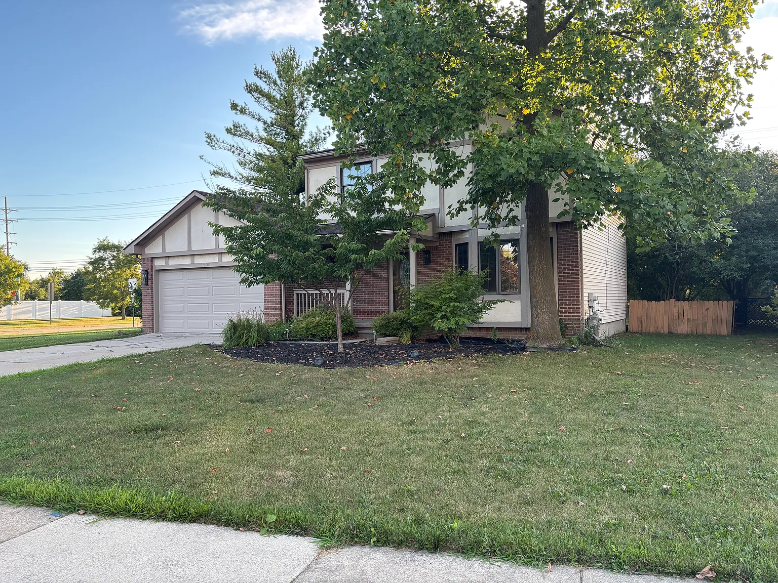 4 bed, 2.5 bath, 1750 sqft, $2,800 — Photo 2