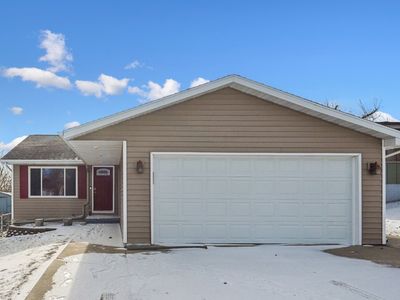 57 33rd Ave SW, Cedar Rapids, IA, 52404