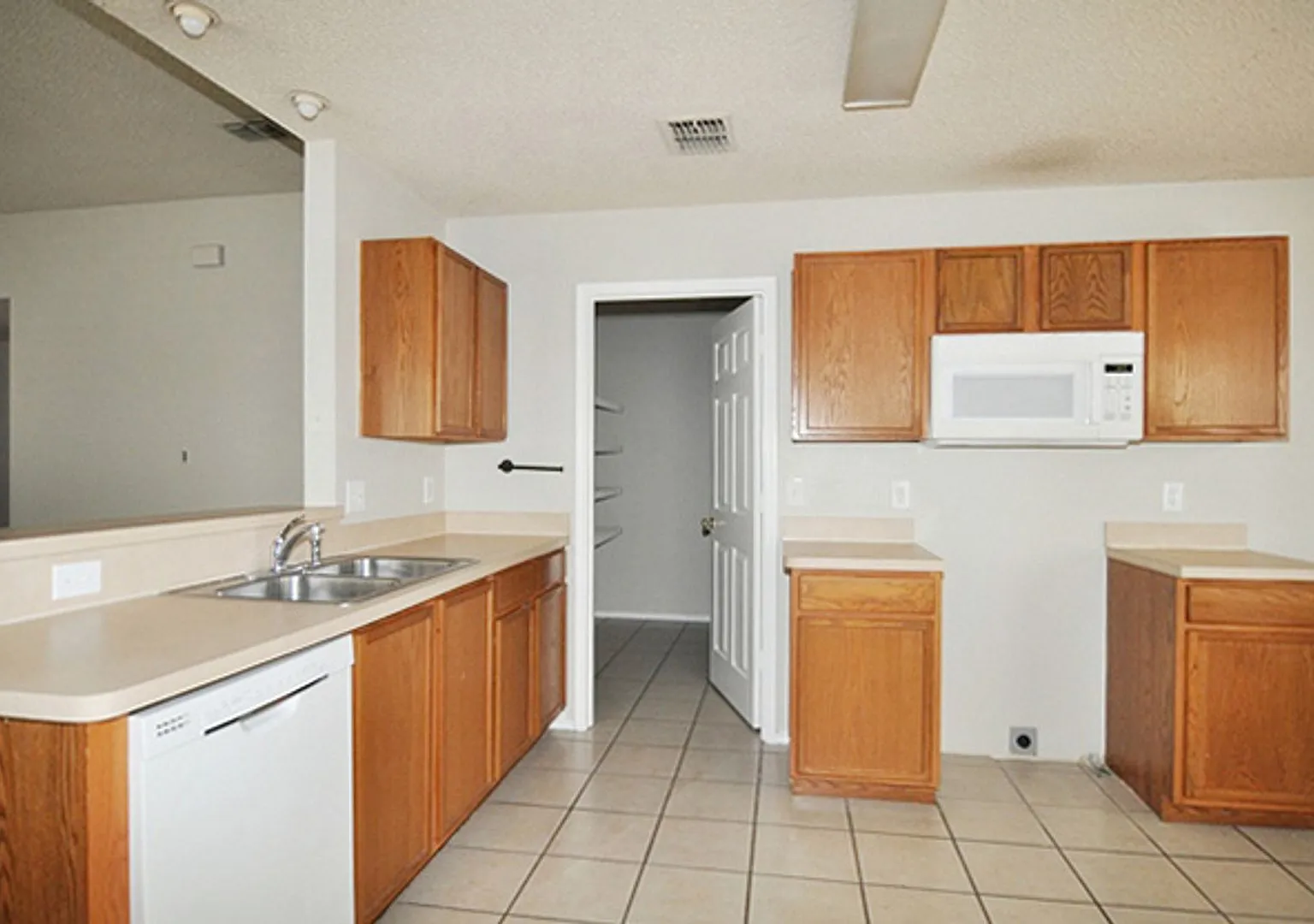 View Now - Coming Soon - Charming Keller Isd Home With Spacious Backyard & Flexible Lease Options! — Photo 3