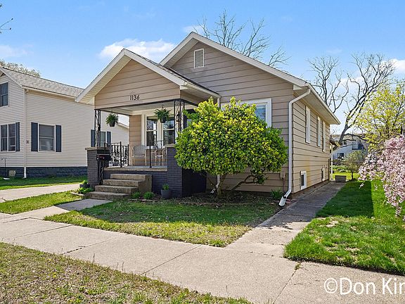 4th image of 1136 Slayton Ave