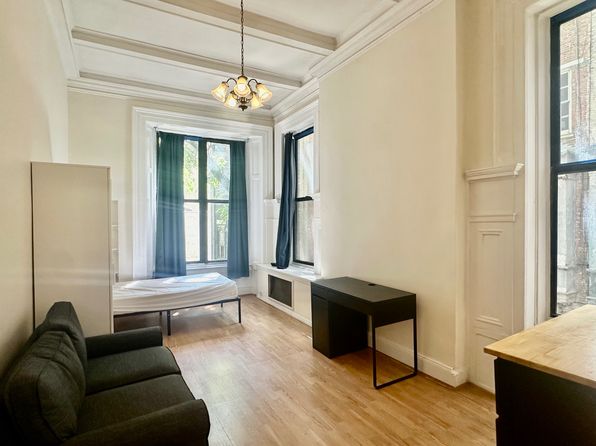 320 W 106th St APT 2R