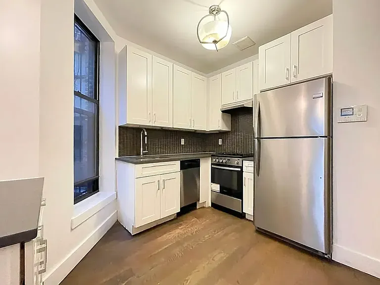60 New York Ave #2L — Photo 5