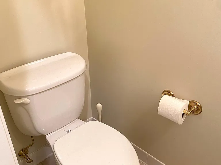 2621 Fairfax Dr — Photo 13