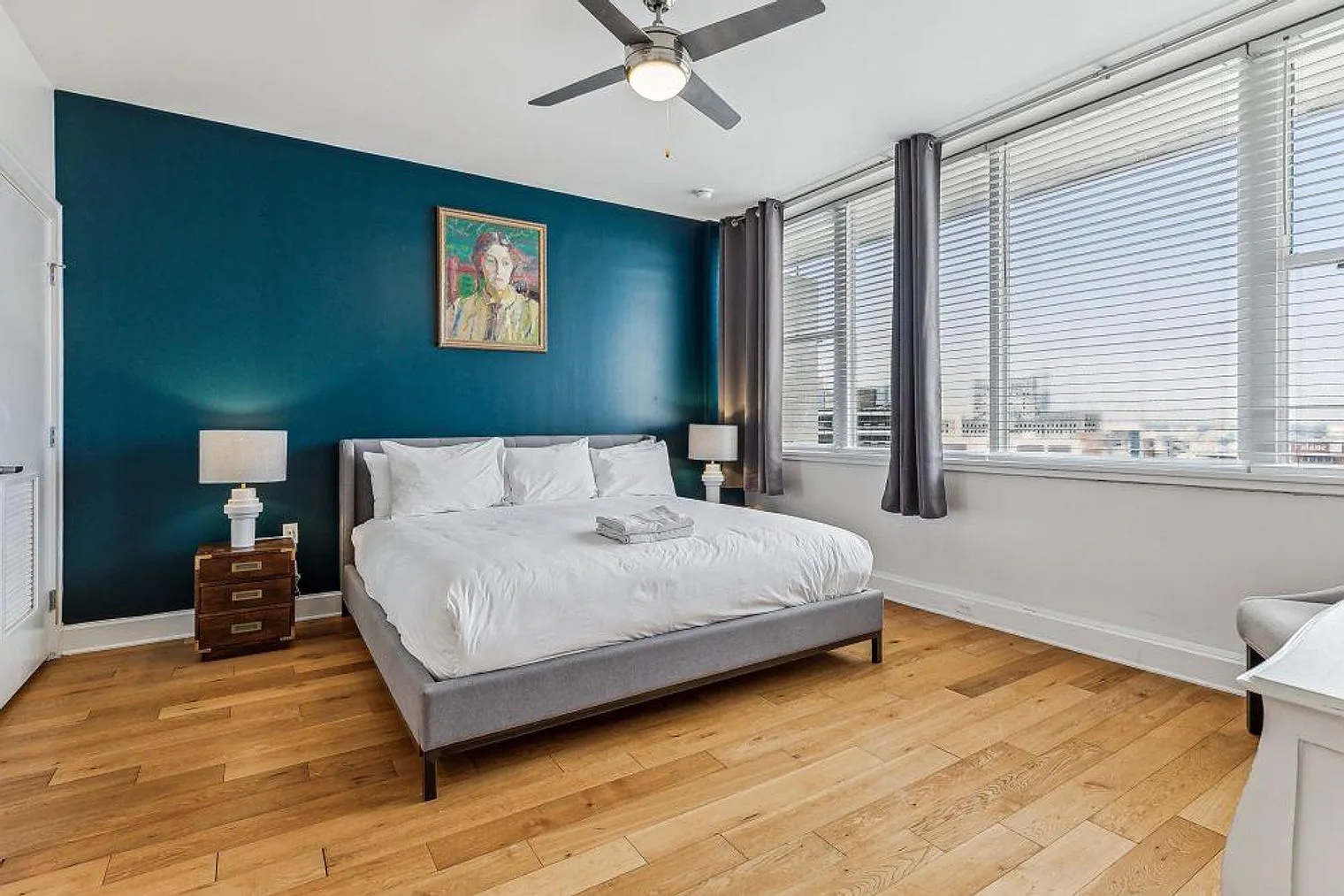 1 bed, 1.0 bath, 721 sqft, $4,336 — Photo 4