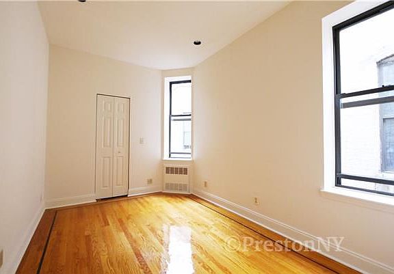 4th image of 324 E 34th St APT C2