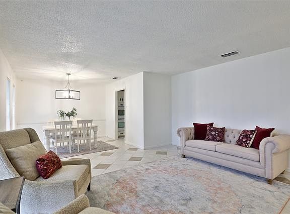 4th image of 2974 Arrowhead Dr